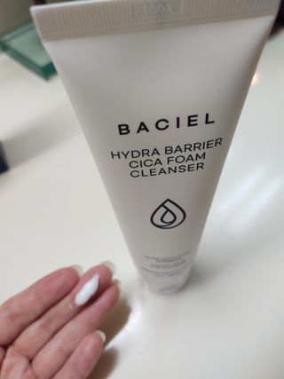 바시엘 BACIEL 바시엘 이드라 배리어 시카 폼 클렌저 120ml — 5점을 준 리뷰어가 2021년 9월 올린 사용 사진