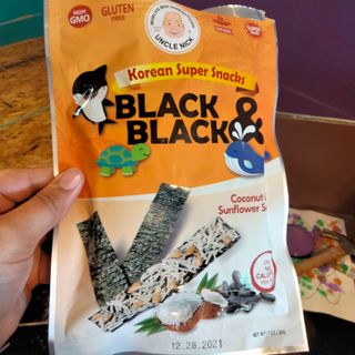 UNCLE NICK 한국 슈퍼 스낵 블랙 &amp; 블랙 김 스낵 — 5점을 준 리뷰어가 2021년 11월 올린 사용 사진