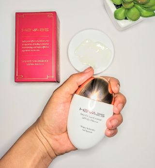 H2VA25 Skin Fit Sun Essence SPF50+ PA++++ 50ml / 1.69 FL.oz Moisturizing Sunblock Sunscreen K-Beauty — 5점을 준 리뷰어가 2024년 10월 올린 사용 사진