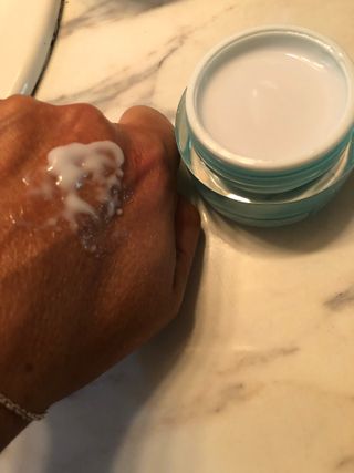 [스토리덤] 타임머신 하이알 1000 30ml + 쉐이프 메모리 리페어 크림 50ml — 5점을 준 리뷰어가 2023년 8월 올린 사용 사진