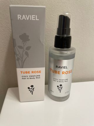 라비엘 RAVIEL 코지 퍼퓸 헤어 &amp; 바디 미스트 스프레이 2.7 fl oz(80ml), 릴리 머스크/튜브 로즈 — 5점을 준 리뷰어가 2022년 8월 올린 사용 사진