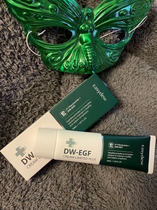 이지듀 DW-EGF 크림 리미티드 플러스 1.69 FL.Oz — 4점을 준 리뷰어가 2021년 9월 올린 사용 사진