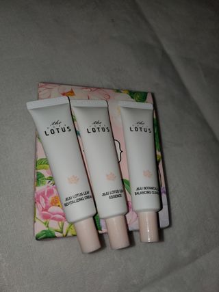 더 퓨어 로터스 제주 식물 선크림 / 제주 연잎 &amp; 동백 미스트 / 순수한 연꽃 어메니티 세트 — 5점을 준 리뷰어가 2022년 12월 올린 사용 사진