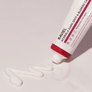 라비엘 아세로라 &amp; 스네일 뮤신 다크 스팟 케어 크림 1.7 fl oz (50ml), 스네일 뮤신 &amp; 히알루론산 — 4점을 준 리뷰어가 2023년 4월 올린 사용 사진