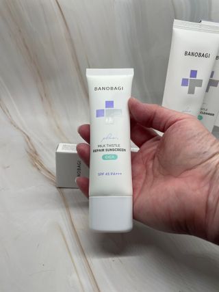 바노바기 코스메틱 바노바기 밀크씨슬 리페어 시카 폼 클렌저 플러스 120ml + 선스크린 플러스 50ml — 4점을 준 리뷰어가 2023년 8월 올린 사용 사진