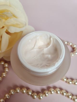 Jutanhak 안티에이징 멜라 크림 50ml / 1.69oz 잡티 &amp; 다크 스팟 케어 하이드레이팅 크림 — 5점을 준 리뷰어가 2022년 11월 올린 사용 사진