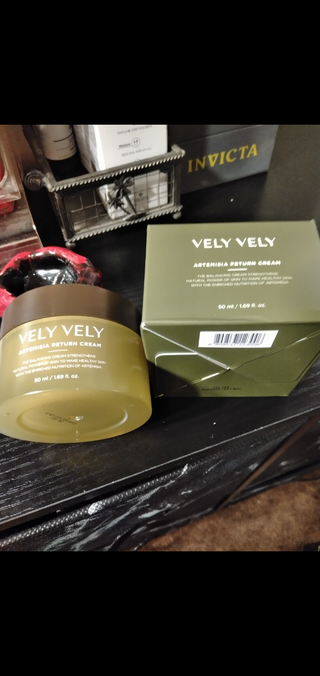 VELY VELY Artemisia Return Cream — 4.5점을 준 리뷰어가 2021년 4월 올린 사용 사진