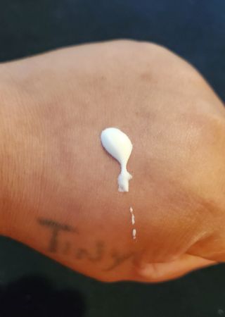바노바기 코스메틱 바노바기 밀크씨슬 리페어 시카 선스크린 플러스 50ml — 5점을 준 리뷰어가 2023년 10월 올린 사용 사진