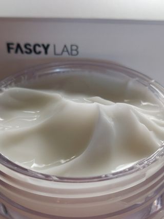 파시랩 USA_[FASCY LAB] 세라마이드 하이드레이팅 크림 — 5점을 준 리뷰어가 2022년 1월 올린 사용 사진