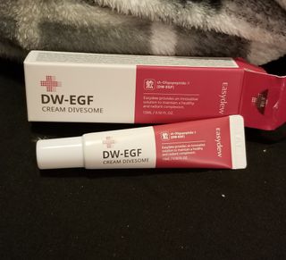 이지듀 Easydew DW-EGF 크림 Divesome 0.5 fl oz — 4점을 준 리뷰어가 2021년 9월 올린 사용 사진