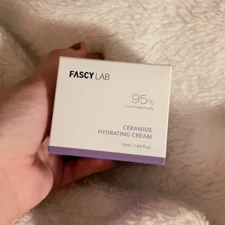 파시랩 USA_[FASCY LAB] 세라마이드 하이드레이팅 크림 — 5점을 준 리뷰어가 2022년 1월 올린 사용 사진