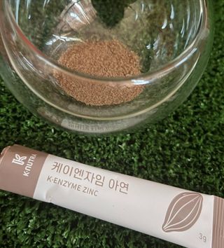 [쿠누트라] K・ENZYME 아연 카카오/3gx30 파우더 스틱 — 5점을 준 리뷰어가 2022년 7월 올린 사용 사진