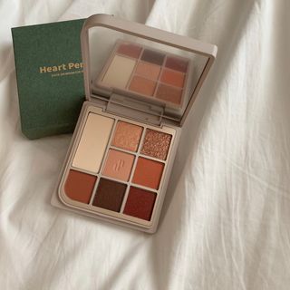 하트퍼센트 Heart Percent Dote on Mood Eye Palette VERMILION FACET — 4.5점을 준 리뷰어가 2021년 11월 올린 사용 사진