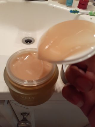 VELY VELY Artemisia Return Cream — 3점을 준 리뷰어가 2021년 4월 올린 사용 사진