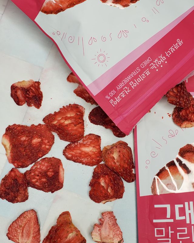 /[맬린] 건딸기 100가지 건강간식 먹기편리한 파우치 포장간식 리뷰 사진