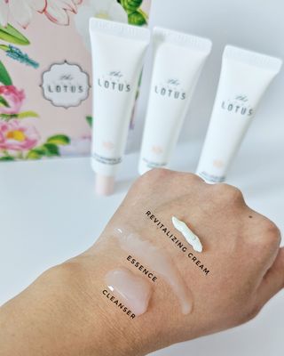 제주 보태니컬 선크림/더 퓨어 로터스 어메니티 세트/연꽃잎 마스크 - 진정 — 5점을 준 리뷰어가 2022년 11월 올린 사용 사진