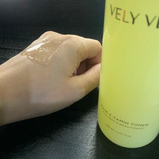 VELY VELY Yuja C-Tamin Toner — 4점을 준 리뷰어가 2021년 4월 올린 사용 사진