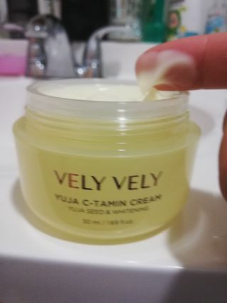 VELY VELY Yuja C-tamin Cream — 5점을 준 리뷰어가 2021년 4월 올린 사용 사진
