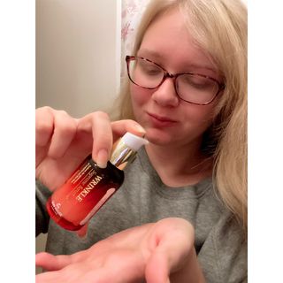 [The Skin House] Wrinkle Supreme Serum — 5점을 준 리뷰어가 2022년 11월 올린 사용 사진