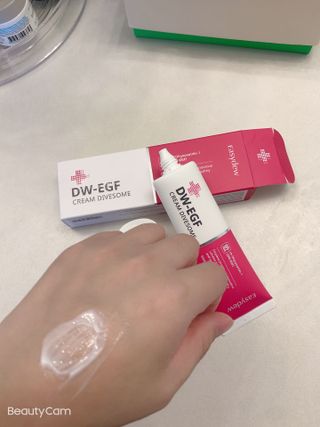 이지듀 DW-EGF 크림 다이브썸 1.69 Fl.Oz — 5점을 준 리뷰어가 2021년 7월 올린 사용 사진