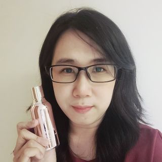 Re:NK 리엔케이 핑크 볼륨 래디언스 컬러크림 — 5점을 준 리뷰어가 2021년 11월 올린 사용 사진
