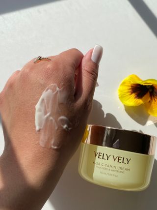 VELY VELY Yuja C-tamin Cream — 5점을 준 리뷰어가 2021년 4월 올린 사용 사진
