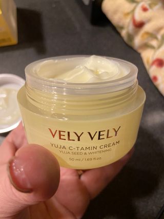 VELY VELY Yuja C-tamin Cream — 5점을 준 리뷰어가 2021년 4월 올린 사용 사진