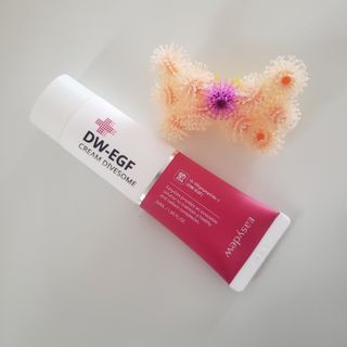 이지듀 DW-EGF 크림 다이브썸 1.69 Fl.Oz — 5점을 준 리뷰어가 2021년 7월 올린 사용 사진