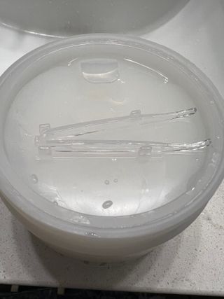 오어스 마일드 카밍 순진 비건 토너 패드 포 페이스 모이스처라이징 &amp; 수딩 — 5점을 준 리뷰어가 2023년 1월 올린 사용 사진