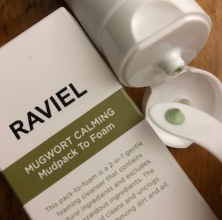 라비엘 머그워트 그린머드 팩투폼 페이스 클렌저, 4.1fl oz(120ml), 2-in-1 멀티 클렌저 — 4점을 준 리뷰어가 2022년 9월 올린 사용 사진