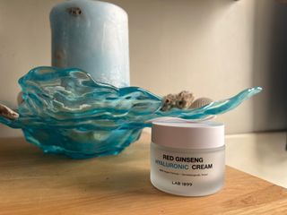 랩1899 [LAB1899] Red Ginseng Hyaluronic cream — 4.5점을 준 리뷰어가 2024년 3월 올린 사용 사진