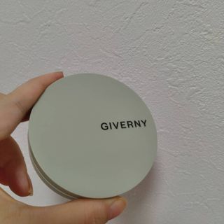 지베르니 밀착 커버 파운데이션 30ml + 밀착 커버 쿠션 본 제품 — 4.5점을 준 리뷰어가 2023년 9월 올린 사용 사진