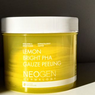 네오젠 더마로지 레몬 브라이트, 와인 리프트, 그린티 모이스트 PHA 거즈 필링 — 5점을 준 리뷰어가 2021년 12월 올린 사용 사진