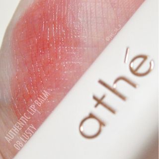 ATHE AUTHENTIC AIRY LIP BALM / 비건립밤 / 어센틱립밤 / 에어리립밤 (수정 요청) — 5점을 준 리뷰어가 2022년 8월 올린 사용 사진