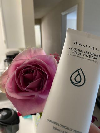 바시엘 BACIEL 바시엘 하이드라 베리어 시카 크림 — 4.5점을 준 리뷰어가 2021년 5월 올린 사용 사진