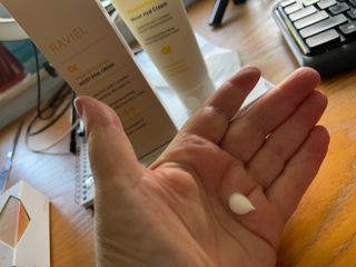 라비엘 RAVIEL Meadowfoam 씨 오일 모이스처라이징 데일리 히알 크림 3.4 fl oz, DermaBiome CX, 7 히알루론산 — 4점을 준 리뷰어가 2022년 9월 올린 사용 사진