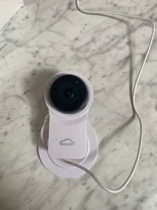 온습도 모니터와 스마트 리모컨이 탑재된 EGLOO cam S4 1080P Wi-Fi 스마트 카메라 — 1점을 준 리뷰어가 2021년 6월 올린 사용 사진