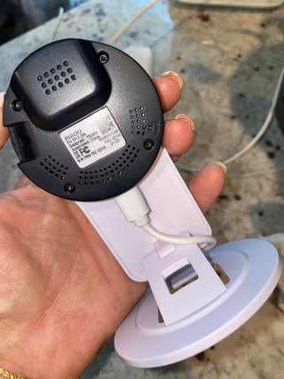온습도 모니터와 스마트 리모컨이 탑재된 EGLOO cam S4 1080P Wi-Fi 스마트 카메라 — 2점을 준 리뷰어가 2021년 5월 올린 사용 사진