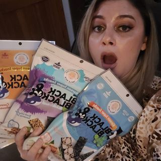 UNCLE NICK 한국 슈퍼 스낵 블랙 &amp; 블랙 김 스낵 — 1점을 준 리뷰어가 2021년 10월 올린 사용 사진