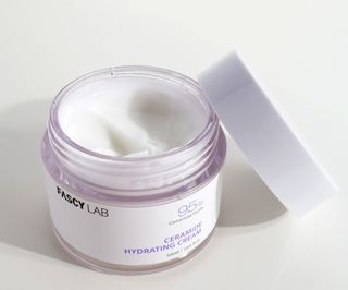 파시랩 USA_[FASCY LAB] 세라마이드 하이드레이팅 크림 — 5점을 준 리뷰어가 2021년 10월 올린 사용 사진