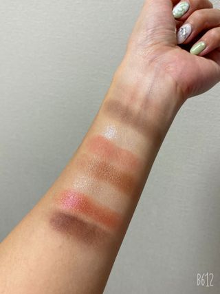 하트퍼센트 Heart Percent Dote on Mood Eye Palette CHERRY-LIKE FACETS — 5점을 준 리뷰어가 2021년 11월 올린 사용 사진
