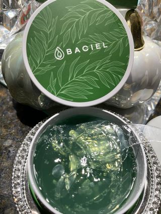바시엘 BACIEL [바시엘] 딥씨 마린 콤플렉스 73 아이패치 — 5점을 준 리뷰어가 2021년 11월 올린 사용 사진