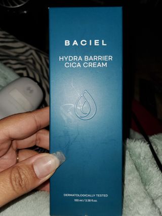 바시엘 BACIEL 바시엘 하이드라 베리어 시카 크림 — 5점을 준 리뷰어가 2021년 5월 올린 사용 사진