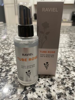 라비엘 RAVIEL 코지 퍼퓸 헤어 &amp; 바디 미스트 스프레이 2.7 fl oz(80ml), 릴리 머스크/튜브 로즈 — 5점을 준 리뷰어가 2022년 8월 올린 사용 사진