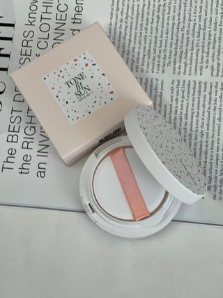TONEfitSUN 쿠션 12g 비건 톤업 선쿠션 한국산 SPF 50+/ PA++++ — 5점을 준 리뷰어가 2023년 2월 올린 사용 사진