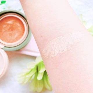 지베르니 밀착 커버 파운데이션 30ml + 밀착 커버 쿠션 본 제품 — 3.5점을 준 리뷰어가 2023년 9월 올린 사용 사진