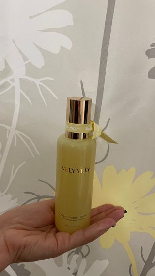 VELY VELY Yuja C-Tamin Toner — 2.5점을 준 리뷰어가 2021년 4월 올린 사용 사진