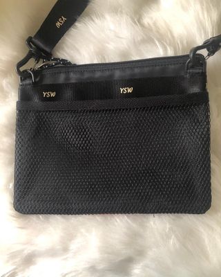 YOUKSHIMWON Wristlet Wallet for Women Smart Phone Strap Clutch — 4.5점을 준 리뷰어가 2021년 8월 올린 사용 사진