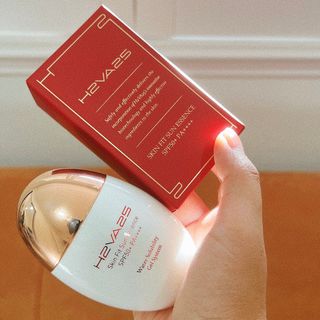 H2VA25 Skin Fit Sun Essence SPF50+ PA++++ 50ml / 1.69 FL.oz Moisturizing Sunblock Sunscreen K-Beauty — 4점을 준 리뷰어가 2024년 10월 올린 사용 사진