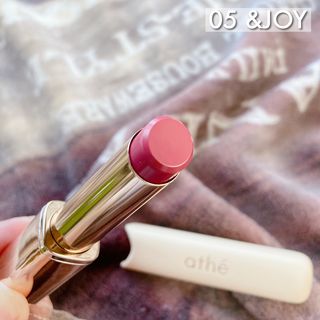 ATHE AUTHENTIC AIRY LIP BALM / 비건립밤 / 어센틱립밤 / 에어리립밤 (수정 요청) — 5점을 준 리뷰어가 2022년 8월 올린 사용 사진